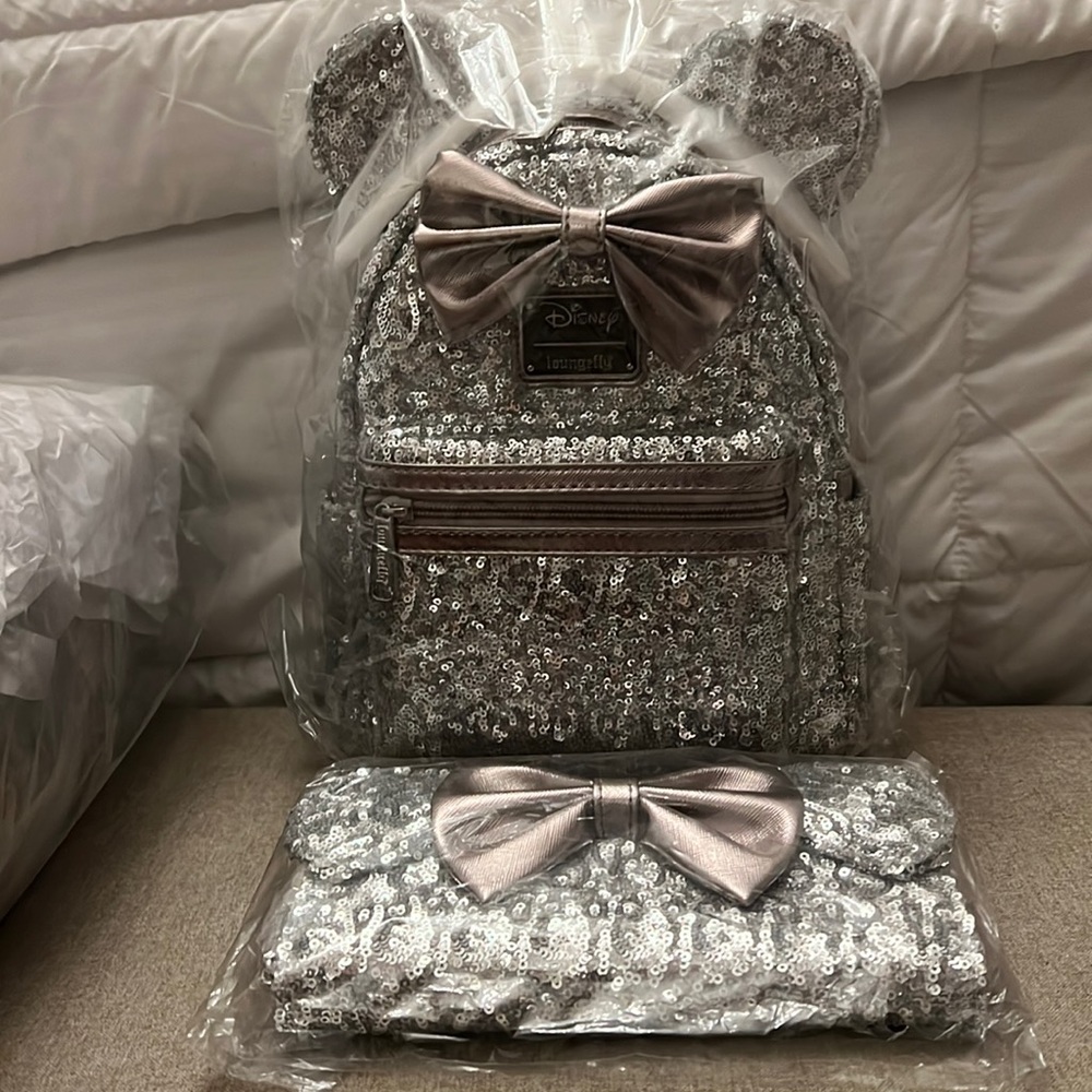SOLD!!! Loungefly NWT Silver sequin with wallet